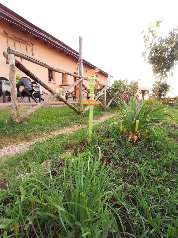 Casale Cavatella Bed and Breakfast Sermoneta Buitenkant foto